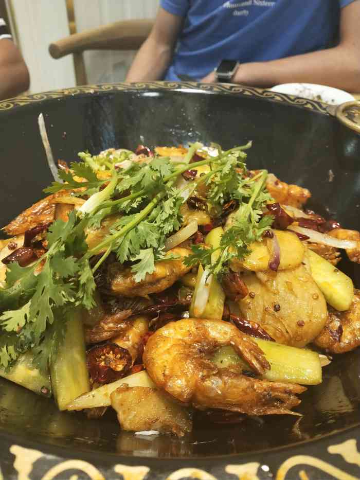 京锅一现自选火锅-"在新华都一楼,临近门口,感觉是新店,但是.