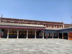 -塔尔寺游客服务中心