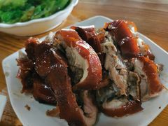 -黄记四更烤乳猪店