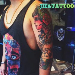 帅哥的OldSchool花臂 下面有个六芒星.完美遮盖了 纹身师：杰Tattoo刺青主理人 TianJinChina_中国天津-杰TATTOO刺青