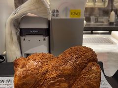 -HOT CRUSH趁热集合·现烤面包(环球港店)