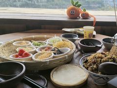 -包整·丝娃娃(一览甲秀楼风景店)