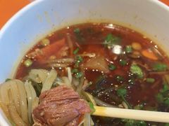 牛肉酸辣粉-吉品合酥脆烤饼(太平洋森活天地店)