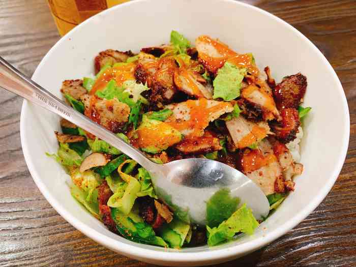 味斯美烤肉-"中午去便利蜂,路过这家不起眼的店,好多人.