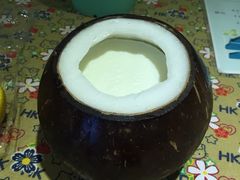 -志龙皇冠吃货椰子铺