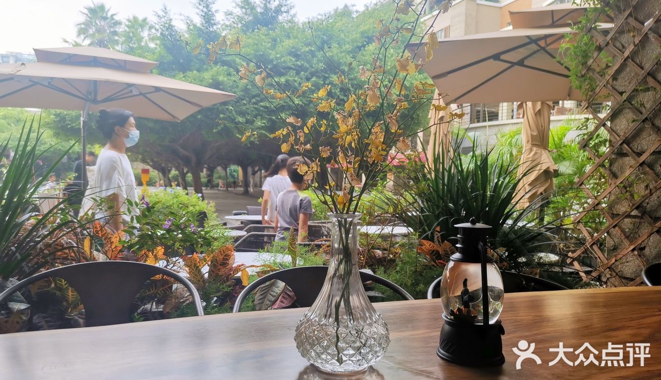 仿佛家的后花园餐厅般