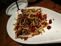 折耳根炒肉片-云海肴·汽锅鸡·云南菜(美罗城店)