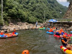 -安吉龙王山峡谷漂流