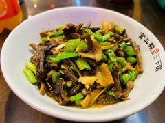 -富正毅三下锅·湘西韵味(天门山索道店)