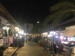 -席娜卡琳火车铁道夜市
