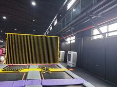 -嘿哟动霸CHUA·新潮玩运动娱乐中心·蹦床滑冰团建乐园