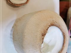 -志龙皇冠吃货椰子铺