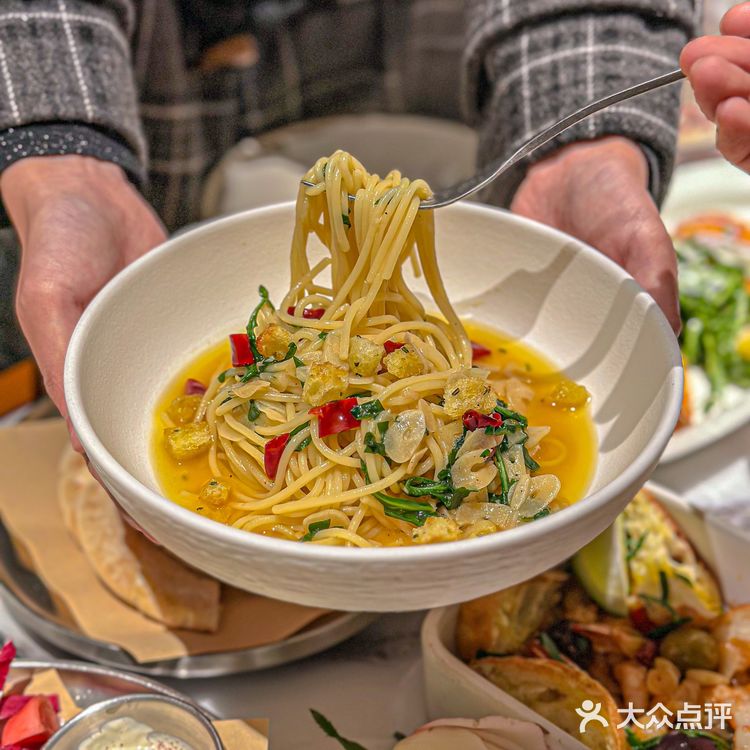 情侣必去的浪漫约会餐厅✨🥂就在黎黄陂路❗️  