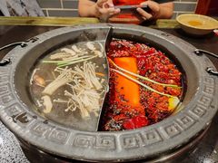 -宽板凳老灶火锅(台湾街店)