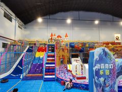 -嘿哟动霸CHUA·新潮玩运动娱乐中心·蹦床滑冰团建乐园
