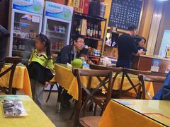 大堂-何记面馆(龙泉山店)