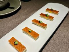 鱼子酱脆皮松板肉-一川二水•粤川醉(CP静安店)