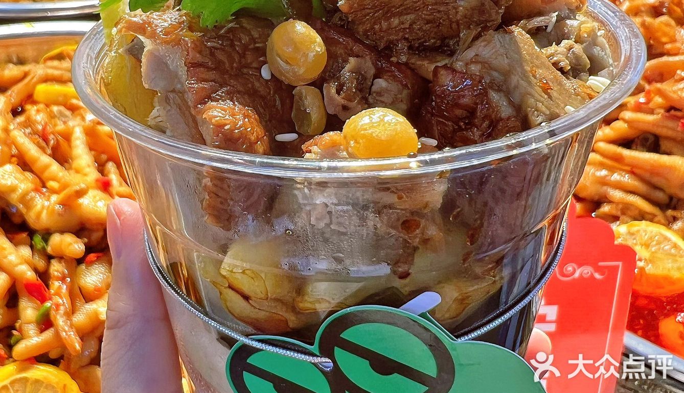 这个点想不想吃刚刚烤出来马路边边的冒烤鸭🦆