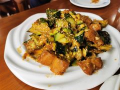 三居黄瓜拌油条-三居鲁味坊黄焖鸡(山大路店)