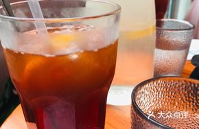 Signature Hong Cui Lemon Tea