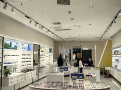 -J-Optical佳视明眼镜·蔡司视觉(青岛金茂览秀城店)