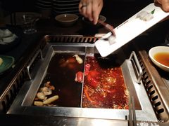 -老牌坊云南鱼豆花火锅(哈西万达店)