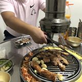 五花肉猪大肠、鸡软骨、鱿鱼和可以喝鲜美的蘑菇汁的口蘑