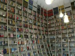 -钟书阁(松江泰晤士小镇店)