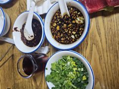 -牛八宝桂林米粉(八里庄店)