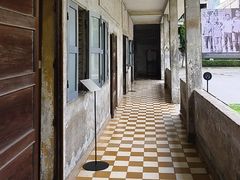 -吐斯廉屠杀博物馆