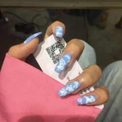 -Yue color 悦彩美甲美睫工作室