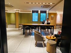 -星巴克臻选(上海中环广场2F店)