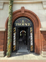 门面-TWOFACE 双面理发馆