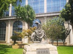 -复旦大学光华楼
