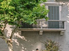 -梅龙镇广场