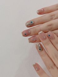 -悦指间美甲美睫美肤