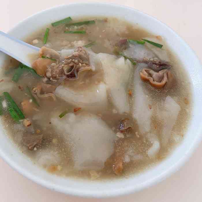 山后锅边糊-"回到龙海路过这家太久没来过这里吃了 .