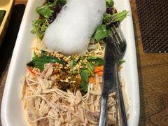 七彩泡沫鸡肉凉米线-雀舞云南菜(乐客城店)