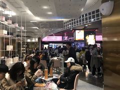 等位区-奈雪的茶(湖滨银泰in77C区PRO店)
