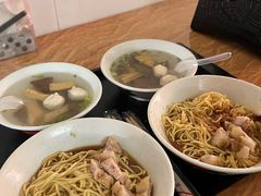 -松树干拌面店