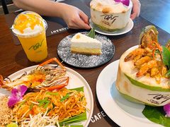 -Chom Cafe and Restaurant