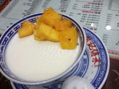 -赵记传承特色牛奶甜品(泉城广场店)