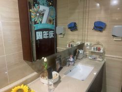 -YooMee优美智能科技美肤机构