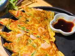 海鲜葱饼-明洞阿姨·韩式酱蟹烤肉·创意料理(三元桥店)