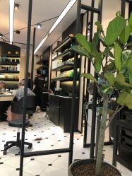 -HAIR CORNER
