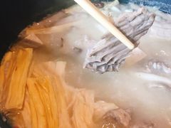 -三人行骨头王火锅(长寿店)