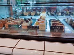 面包甜点陈列柜-81BAKERY(大学路店)