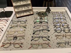 -宏宇眼镜蔡司依视路折扣店(兆佳眼镜城店)