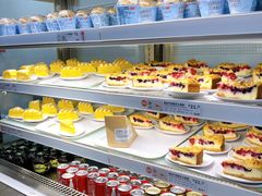 面包甜点陈列柜-宜家·瑞典风味餐厅(烟台路店)
