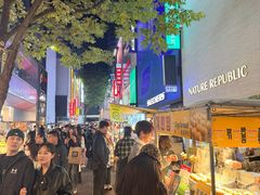 -BHC炸鸡(明洞总店)